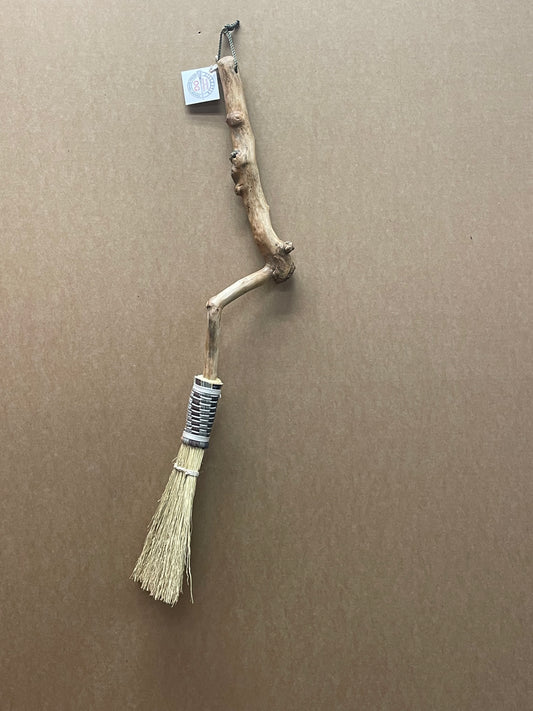 Medium Crooked Broom